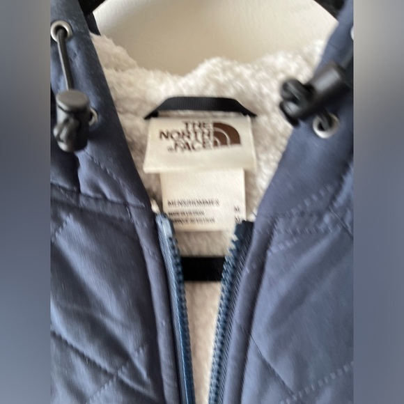 North Face Men’s Navy Blue Quilted Zip-Up Jacket with Sherpa lining size Medium - Picture 8 of 9